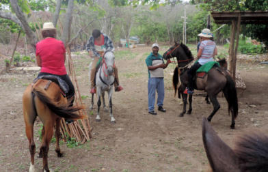 Tour a Caballo en San Andrés reservas-www.dairo.ws +57 3157245384